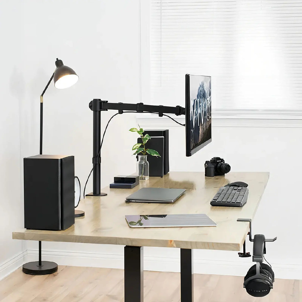 Soporte Articulado para Monitor 15-32" Utek UT-MTS300 10kg VESA