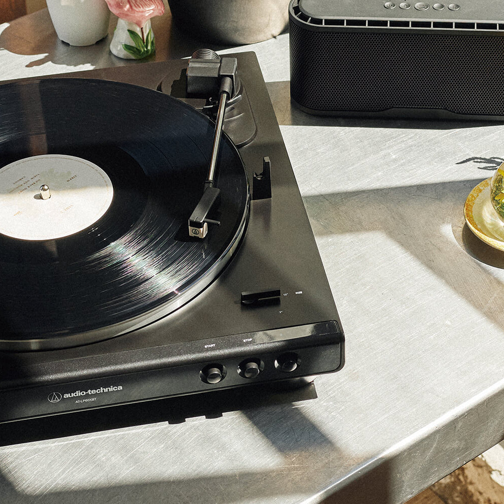 Tornamesa Audio-Technica AT-LP60XBT-BK-C negra Bluetooth