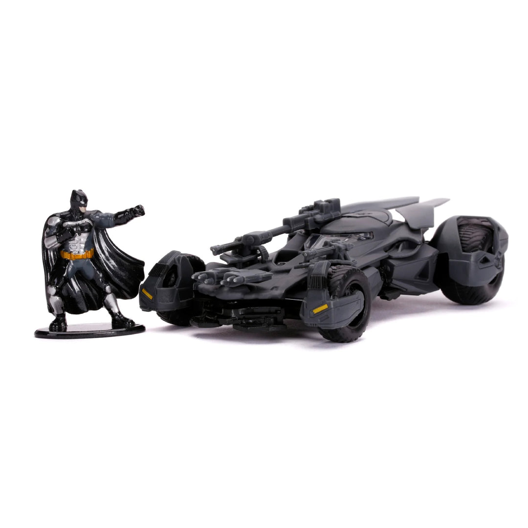 Auto a Escala Justice League Batmobile & Batman 1:32 JADA 31706