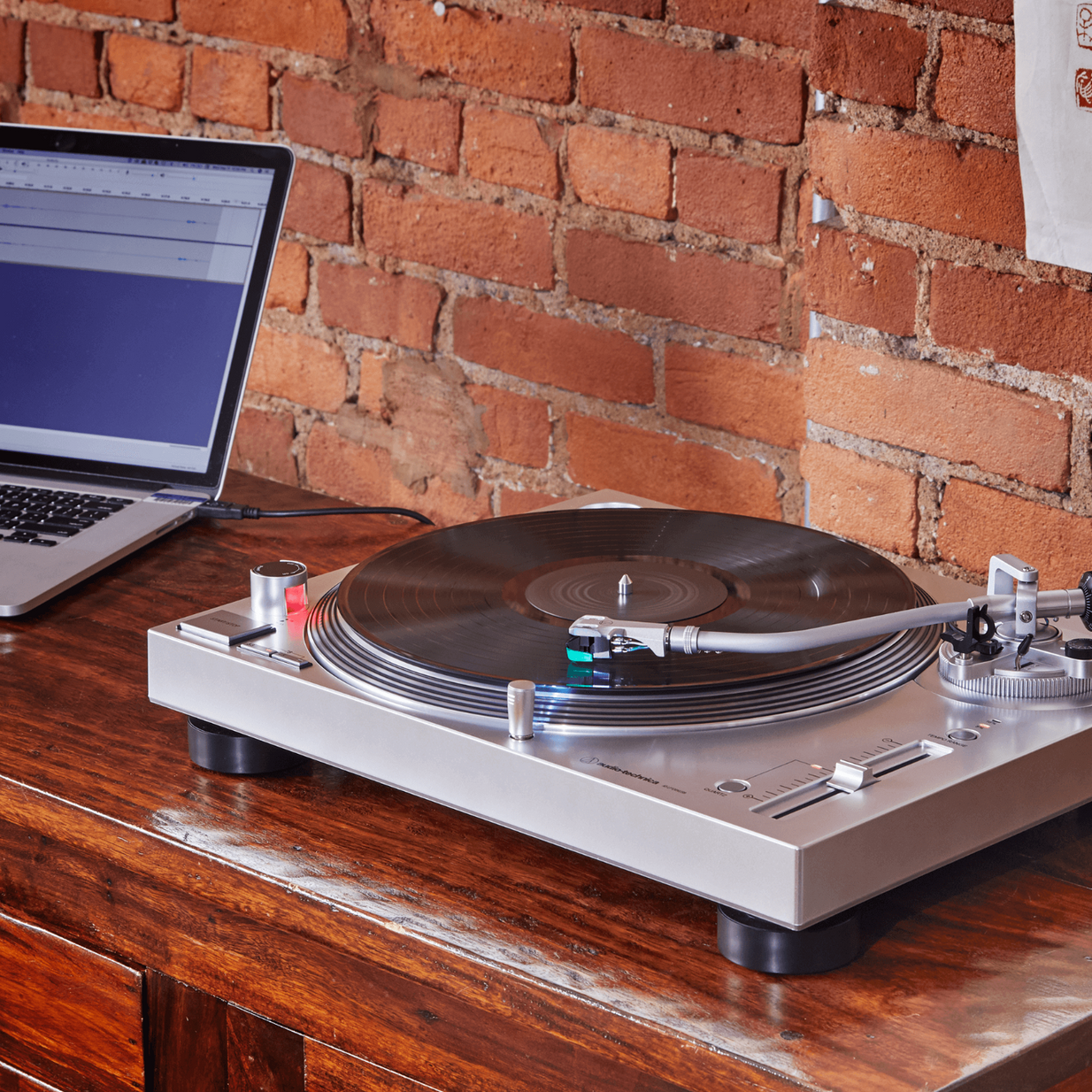 Tornamesa Audio-Technica AT-LP120XUSB-BK-C negra con USB