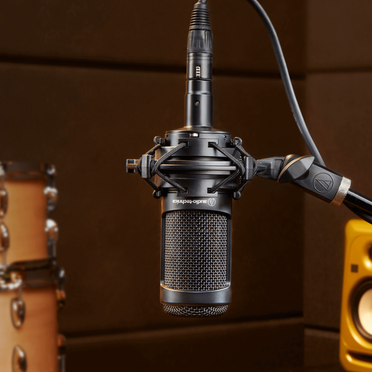 Micrófono condensador multipatrón Audio-Technica AT2050 XLR