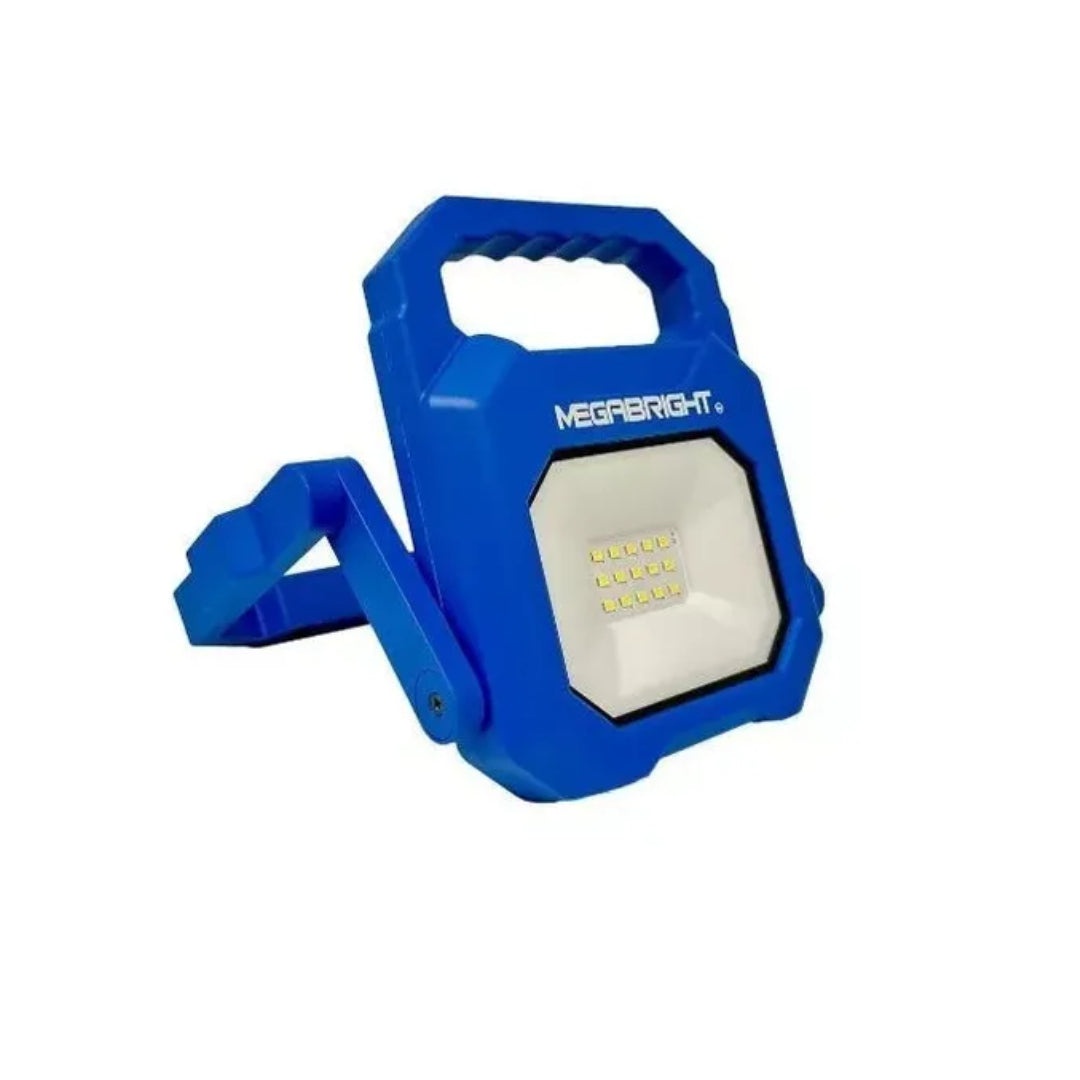 PROYECTOR LED RECARGABLE TIPO C 10W LUZ FRIA MEGABRIGHT 001611